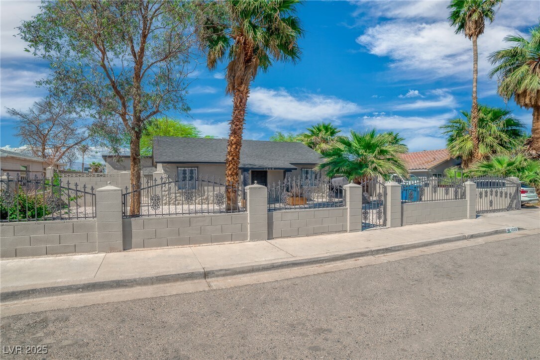 Foto principal - 1608 E McDonald Ave