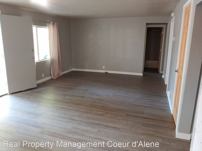 Foto del edificio - 3 br, 1 bath House - 1706 E Front St.