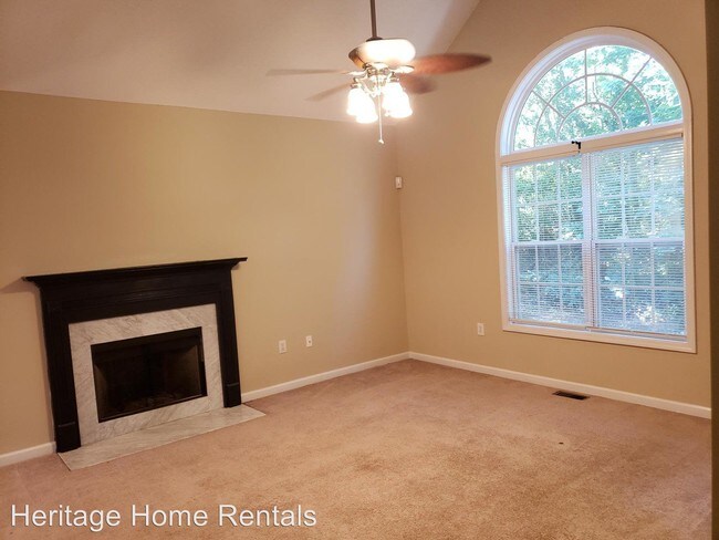 Building Photo - 4 br, 2 bath House - 6324 Dorsett Shoals Rd
