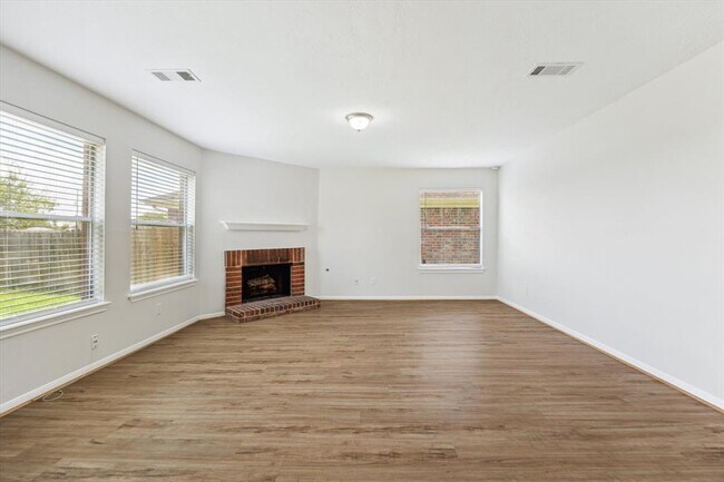 Foto del edificio - 1518 Hunter Green Ln