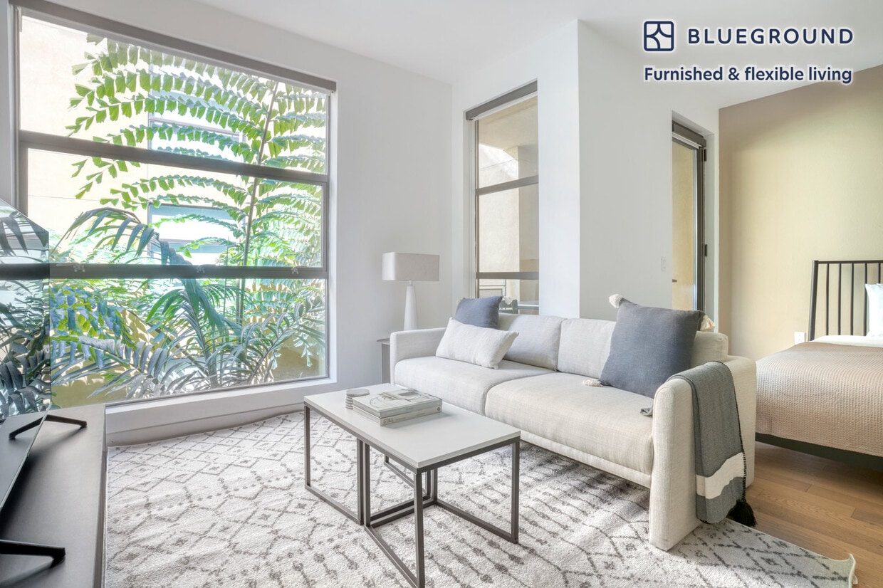 6200 Hollywood Blvd Unit FL4ID865, Los Angeles, CA 90028 Room for