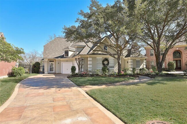 Building Photo - 3902 Pinesbury Dr