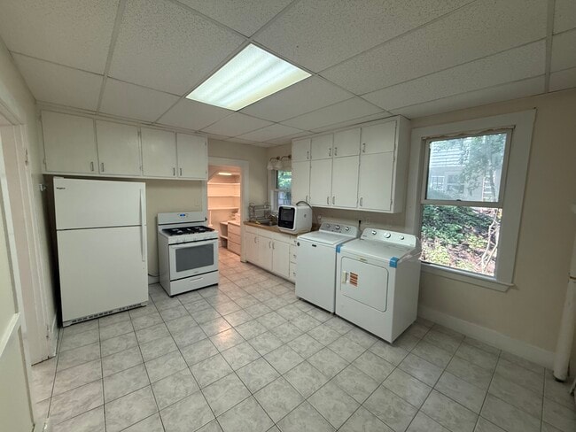 Washer -Dryer - 39 Newtonville Ave