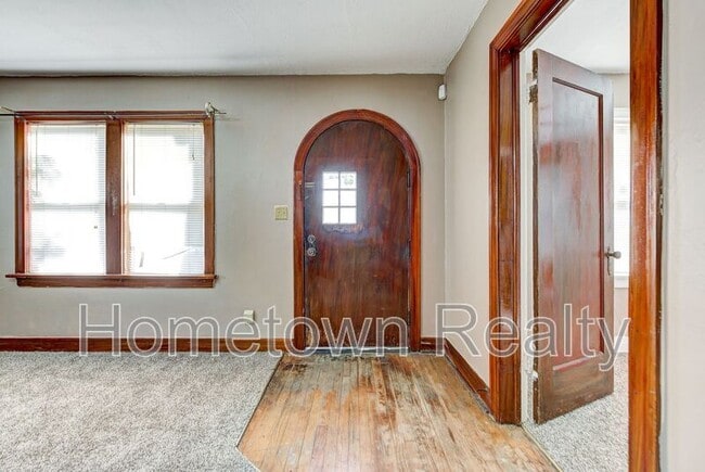 Photo - 2213 N Hood St House