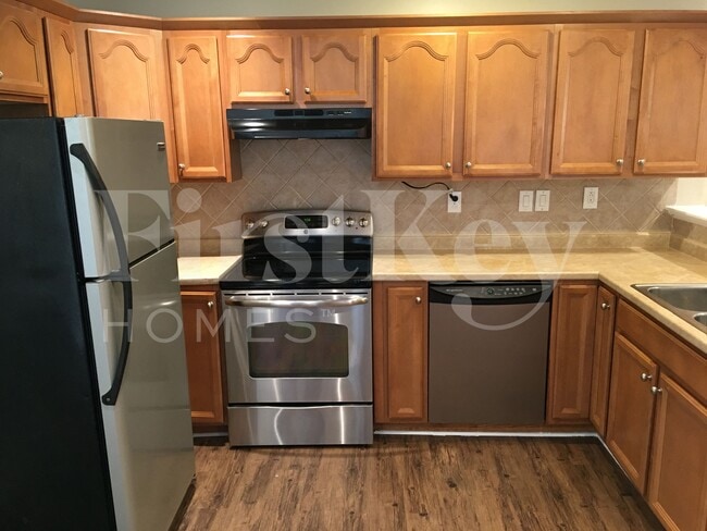 Foto del edificio - 3393 Woods Dr