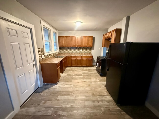 Kitchen - 15 Fenelon St