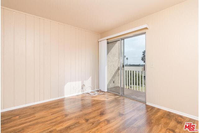 Building Photo - 255 S Ventura Rd