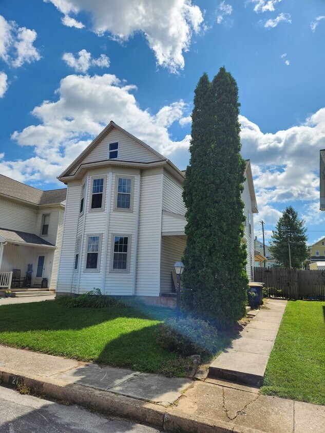Foto principal - 21 S. Second Street Mt. Wolf, PA 17347