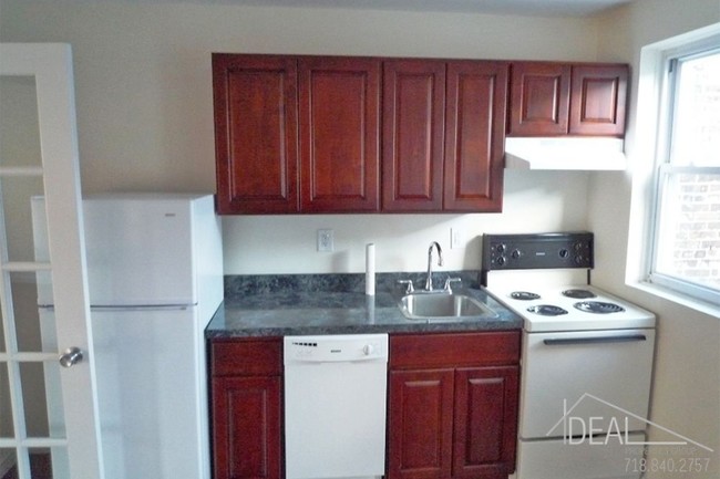 Foto del edificio - No Fee! Studio vibes in Clinton Hill