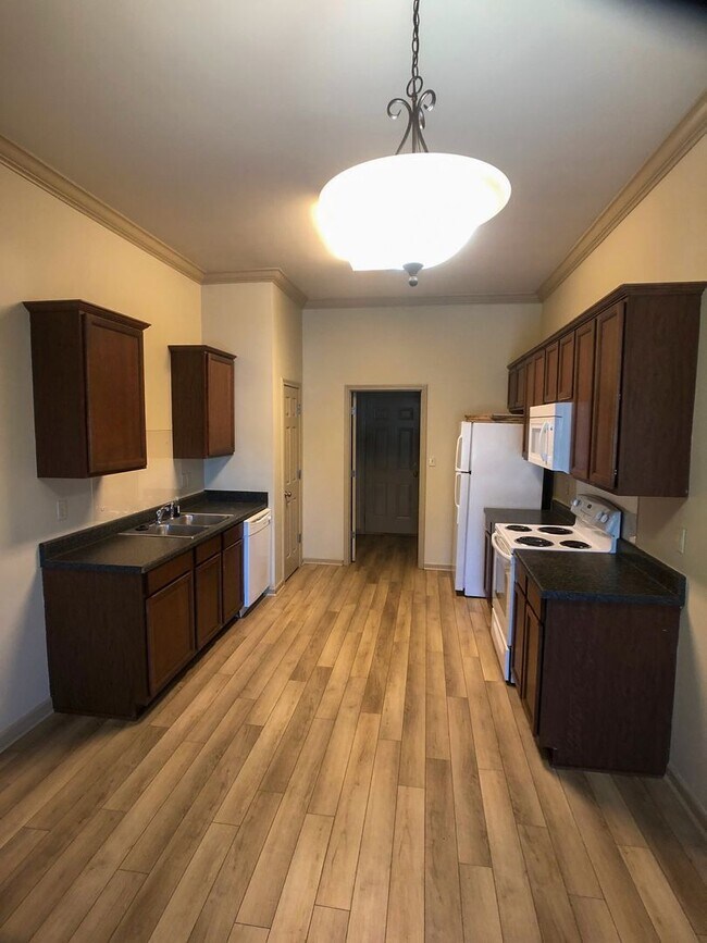 Building Photo - 205 Lodge Dr