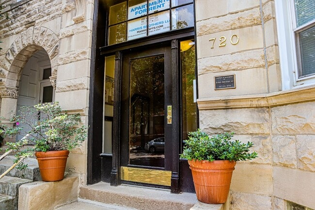 Harris Point Chicago - Harris Point Chicago Apartments
