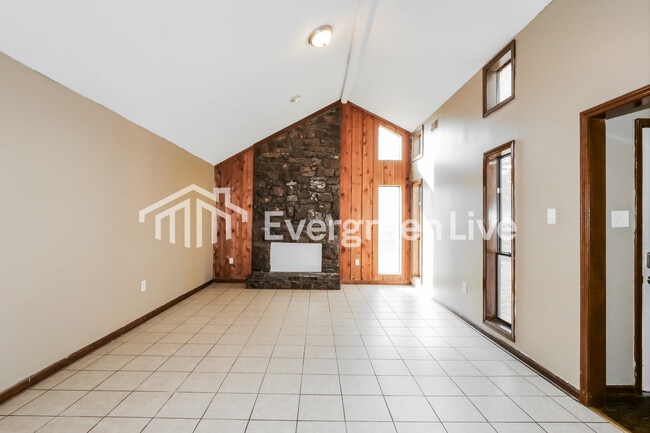 Foto del edificio - 8216 Shallow Glen Trail