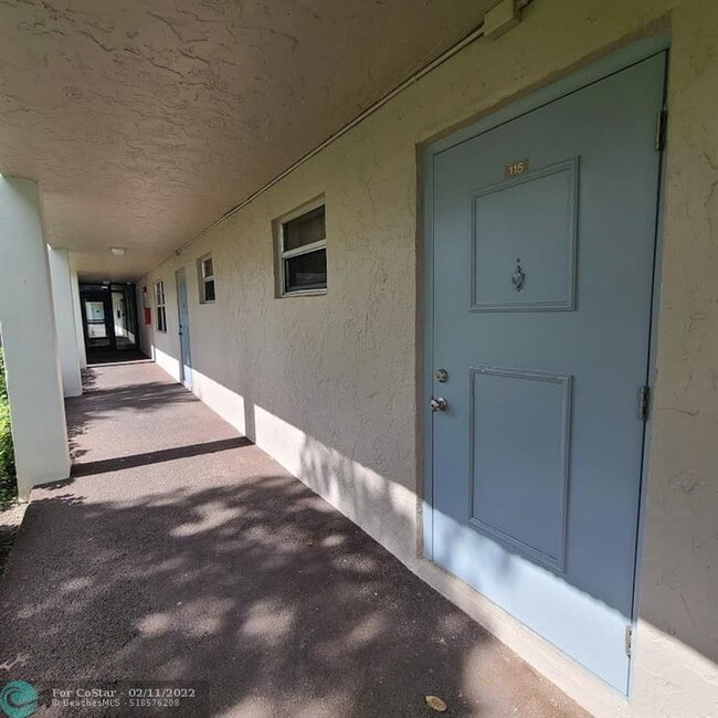 Building Photo - 8735 Ramblewood Dr