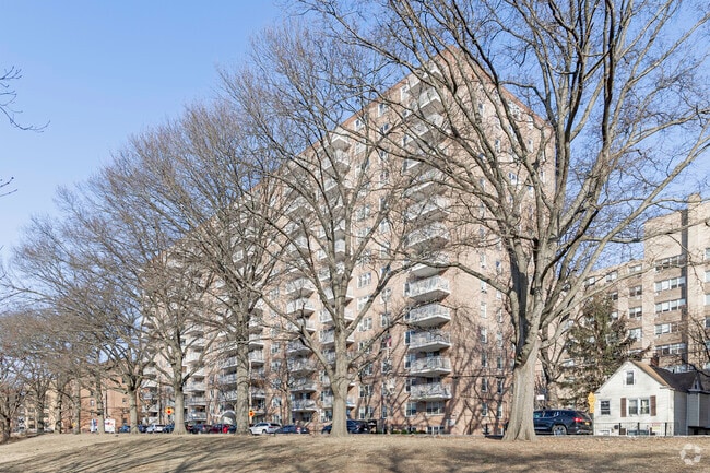 Building Photo - Parkside Apartments