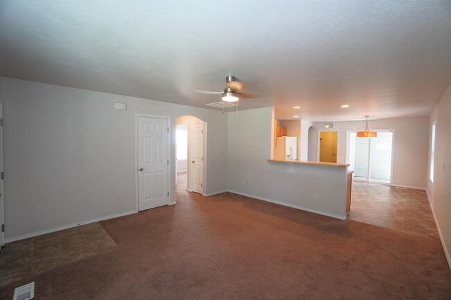 Building Photo - 163 W Lava Falls Dr