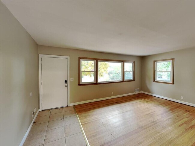 Building Photo - 3808 France Pl