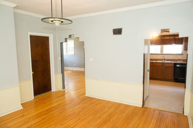 Foto del edificio - 1043 W Washington Unit 2