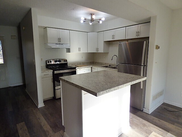 Building Photo - Townhome in Pickerington