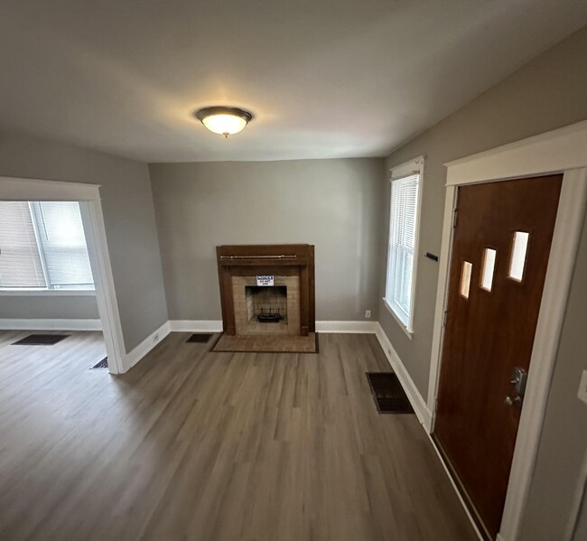 Building Photo - 3048 Taylor Ave