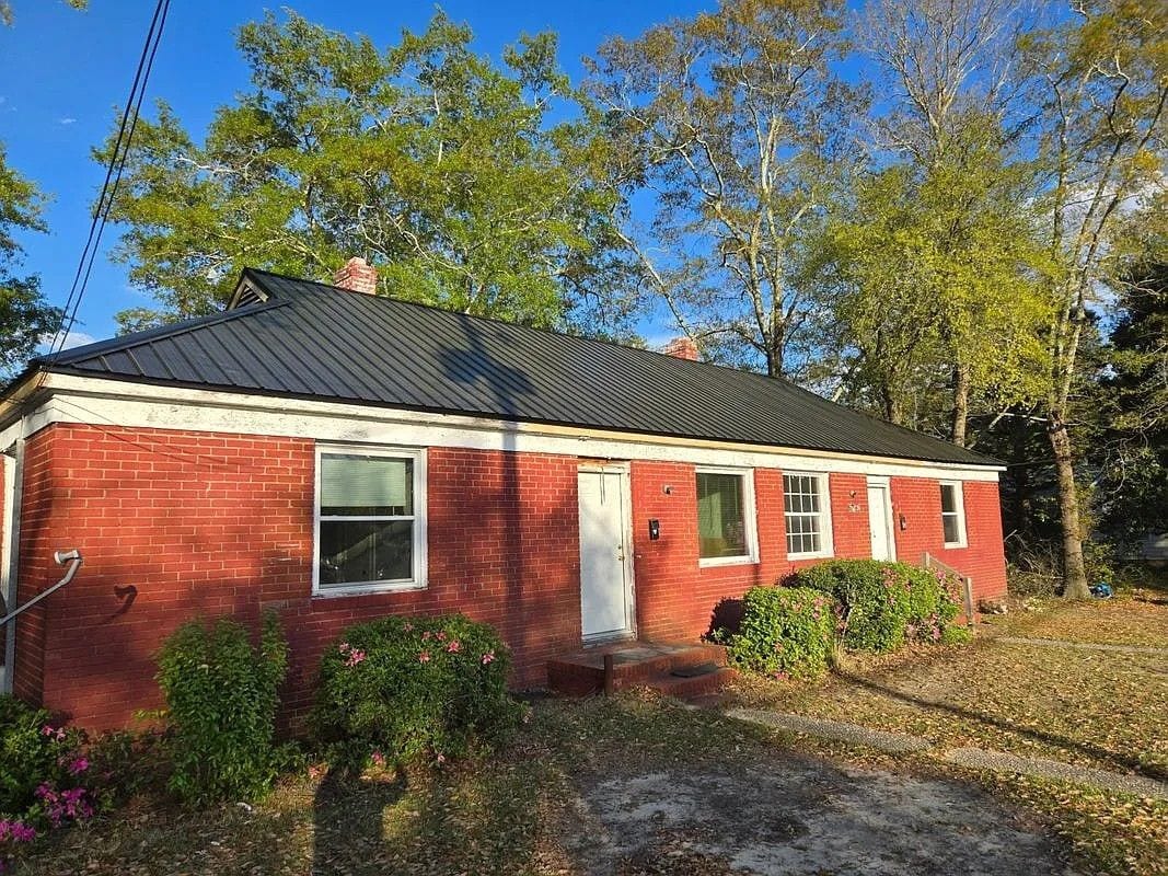 Building Photo - 604 Spring St