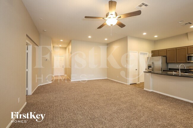 Foto del edificio - 6345 Salmon Mountain Ave
