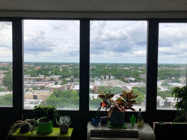 Foto del edificio - 5320 N Sheridan Rd