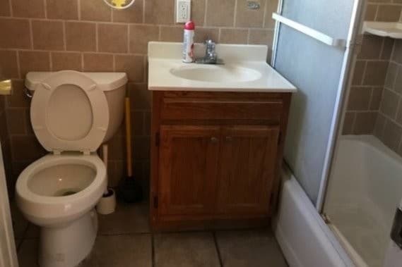 full bathroom - 6221 Walker Ave