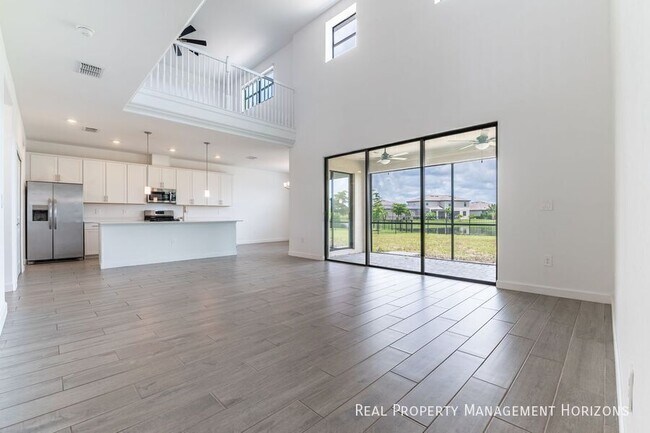 Foto del edificio - 15436 White Linen Dr