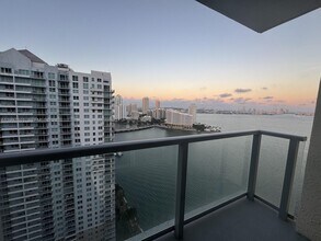 Building Photo - 1155 Brickell Bay Dr