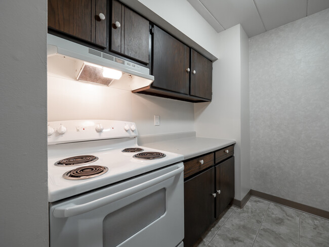 1-Bedroom Standard Kitchen - Thorn Run Apartments