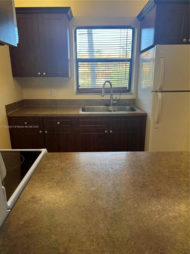 Foto del edificio - 11441 NW 39th Ct