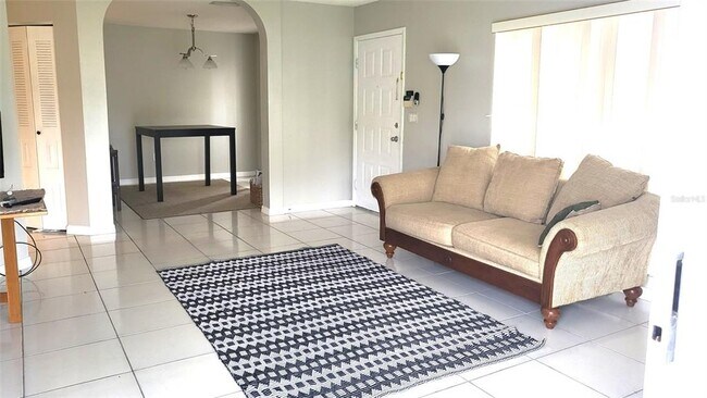 Foto del edificio - 721 Kensington Lake Cir