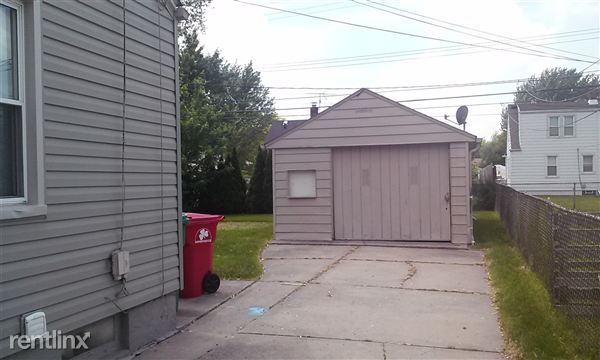 Building Photo - 22457 Lambrecht Ave