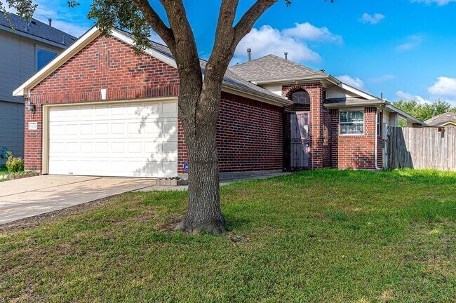 Building Photo - 9139 Magnolia View
