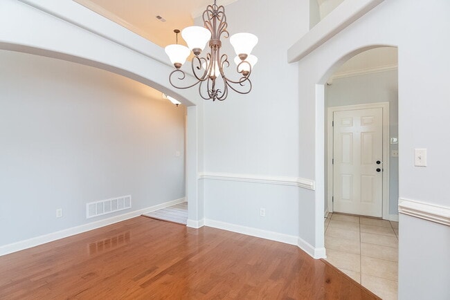 Building Photo - 3317 Champion Hills Dr