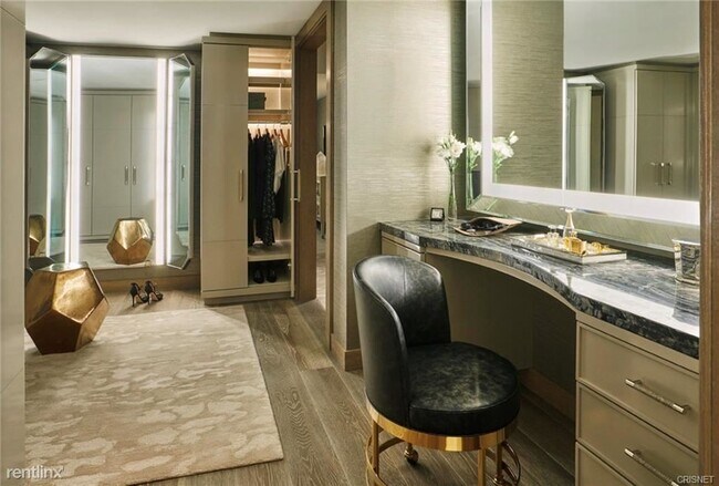 Foto del edificio - 1 br, 1 bath Condo - 9291 Burton Way # 500