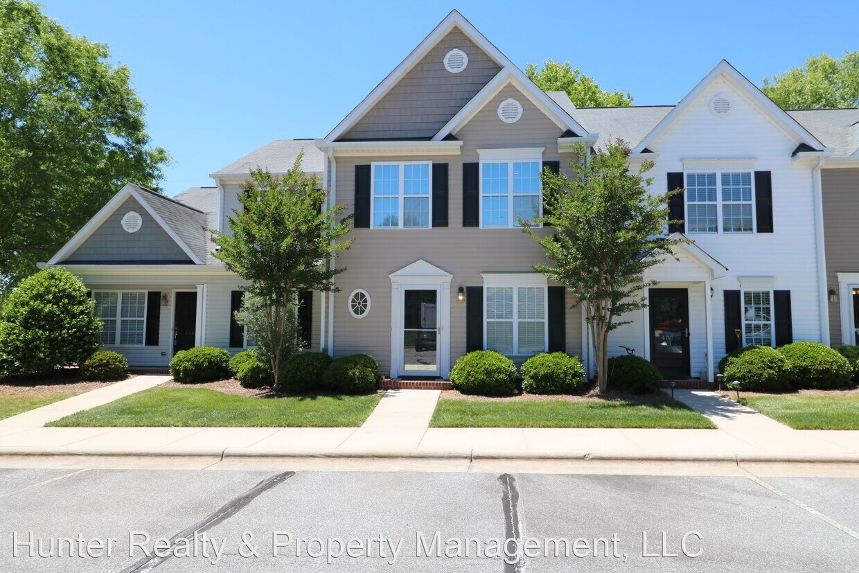 Primary Photo - 3 br, 2.5 bath House - 482 Dunwood Drive