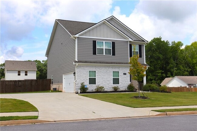 Building Photo - 737 Woody Dr