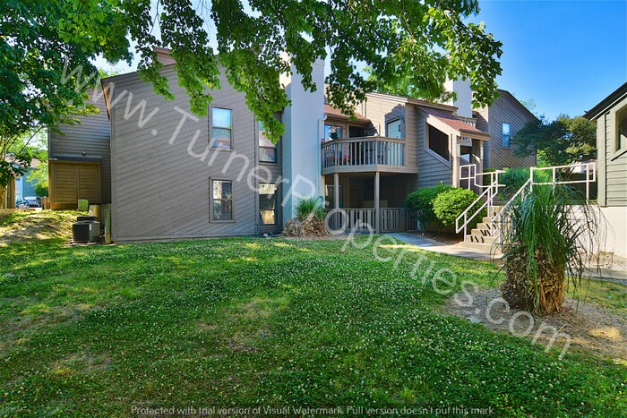 Primary Photo - Cool 2 BR Condo in Rosewood