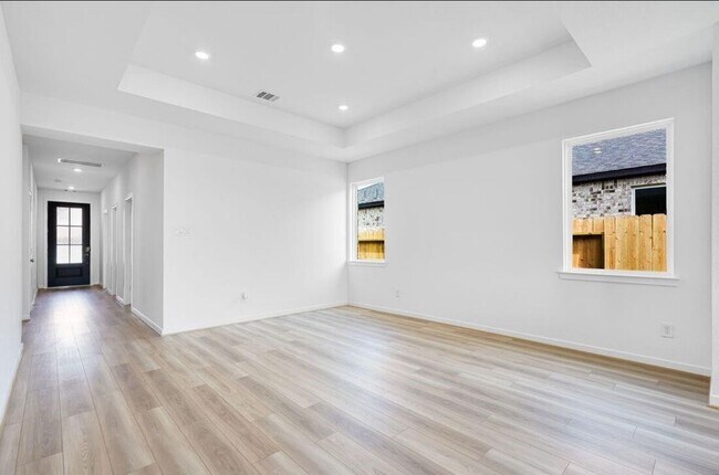 Foto del edificio - 9730 Bixby Crk Dr