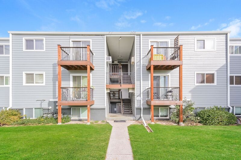 Primary Photo - 16359 W 10th Ave