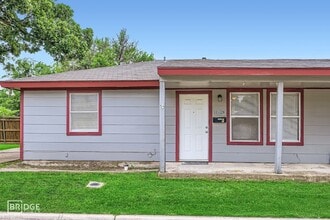 Building Photo - 1102 Jefferson St
