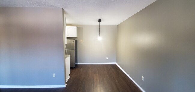 Foto del edificio - 2616 Harriet Ave