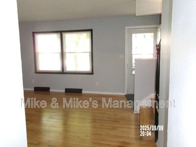 Foto del edificio - 6400 N 73rd St