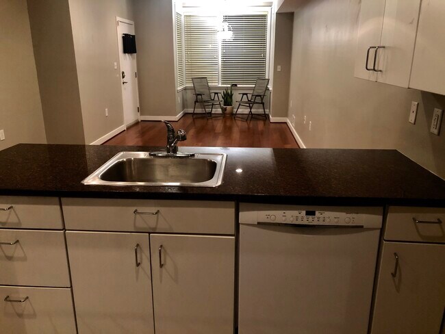 Plano de planta abierto desde la cocina - 1425 5th St NW