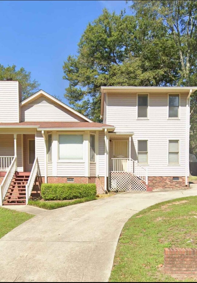 Building Photo - 100 Pear Tree Cir