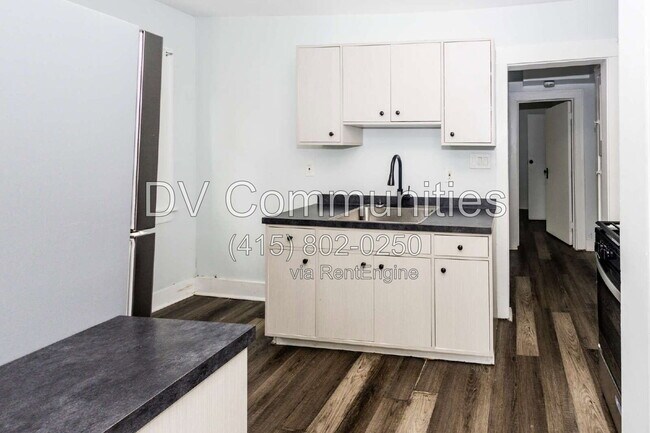 Foto del edificio - 3300 E 149th St