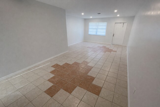 Foto del edificio - 5010 Killarney Ave