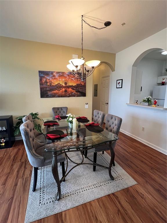 Building Photo - 2305 Silver Palm Dr
