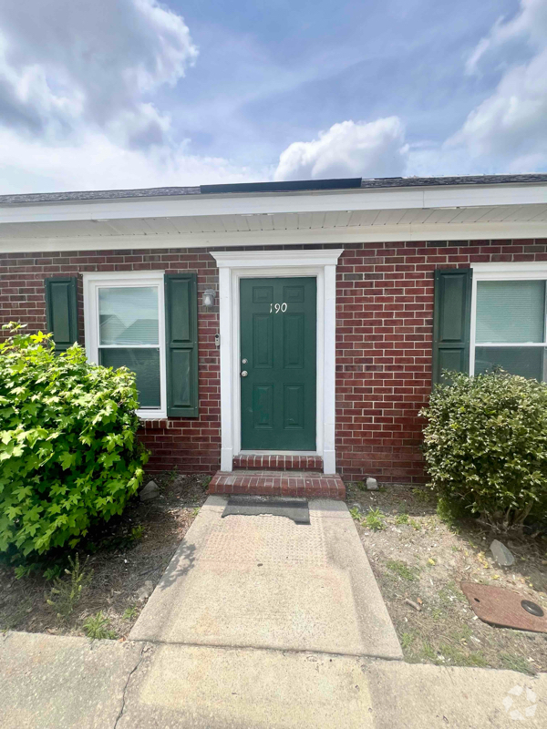 Building Photo - 230 Lanier Dr
